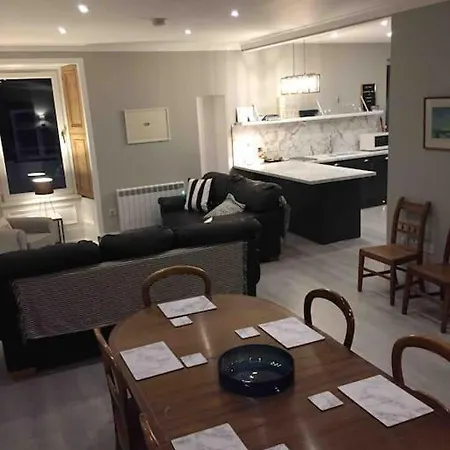 Tarbert Large, Bright, 4 Bedroom Flat With Harbour Views Экстерьер фото