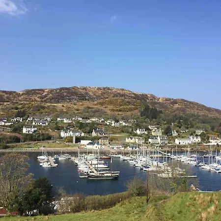 Tarbert Large, Bright, 4 Bedroom Flat With Harbour Views Экстерьер фото