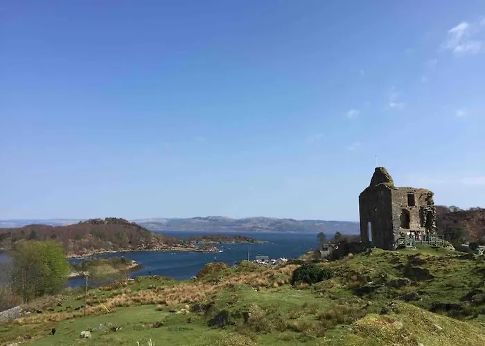Tarbert Large, Bright, 4 Bedroom Flat With Harbour Views