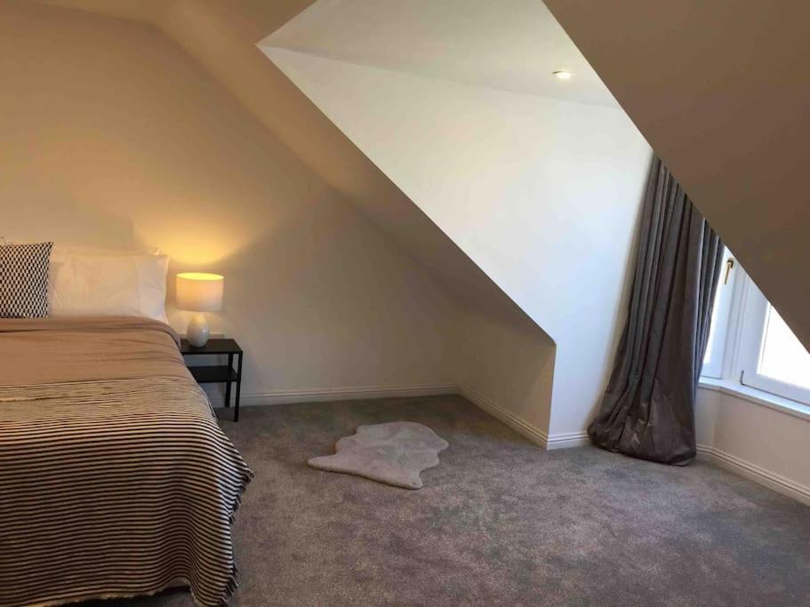 Tarbert Large, Bright, 4 Bedroom Flat With Harbour Views Apartment *