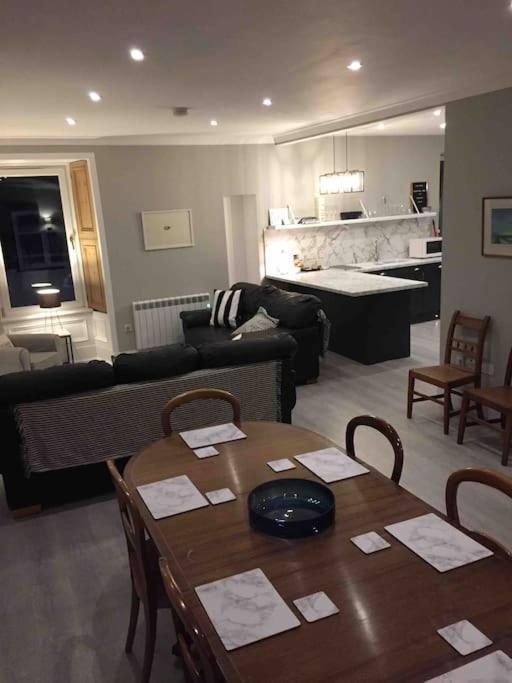 Apartment Tarbert Large, Bright, 4 Bedroom Flat With Harbour Views *