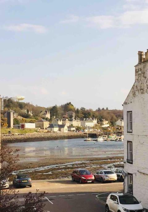 Tarbert Large, Bright, 4 Bedroom Flat With Harbour Views